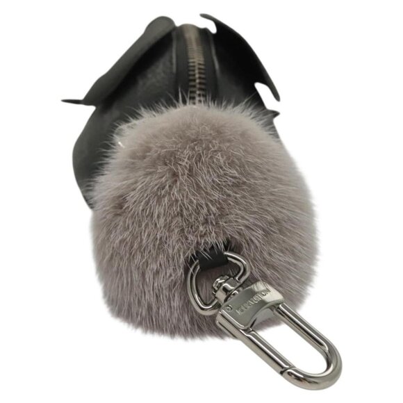 LOUIS VUITTON Monogram Eclipse LV Chinchilla Coin Purse M00962 LV Auth 133207 - Picture 2 of 16